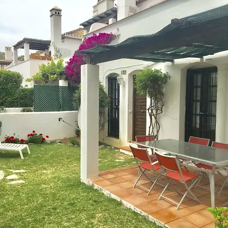 Sunny Garden Apartment Estepona